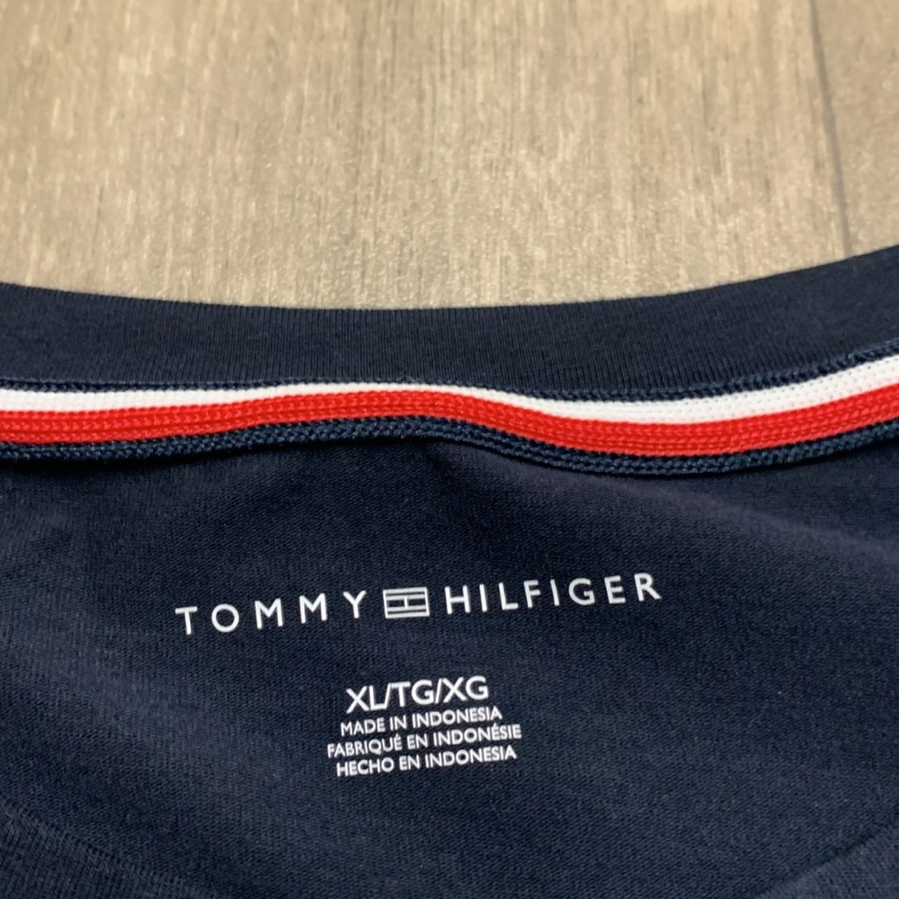 Womens Tommy Hilfiger Puff‎ Sleeve Eyelet Navy Top Shirt - Picture 5 of 7